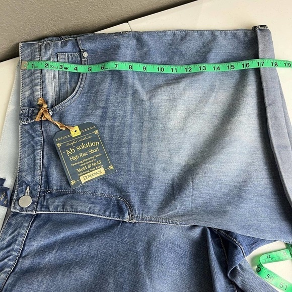 New Democracy Plus Size "Ab"solution Cuffed Shorts size 24W - Picture 8 of 13